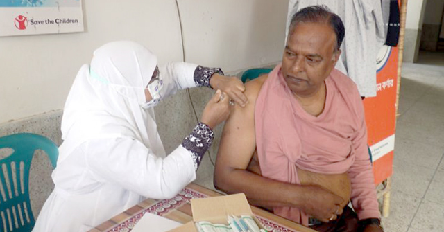ব‌রিশালে ৪র্থ ডোজ টিকা প্রদান কার্যক্রম শুরু