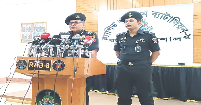 কিশোরীকে তুলে নিয়ে মুখে গামছা বেঁধে  ধর্ষণ, যুবক গ্রেপ্তার