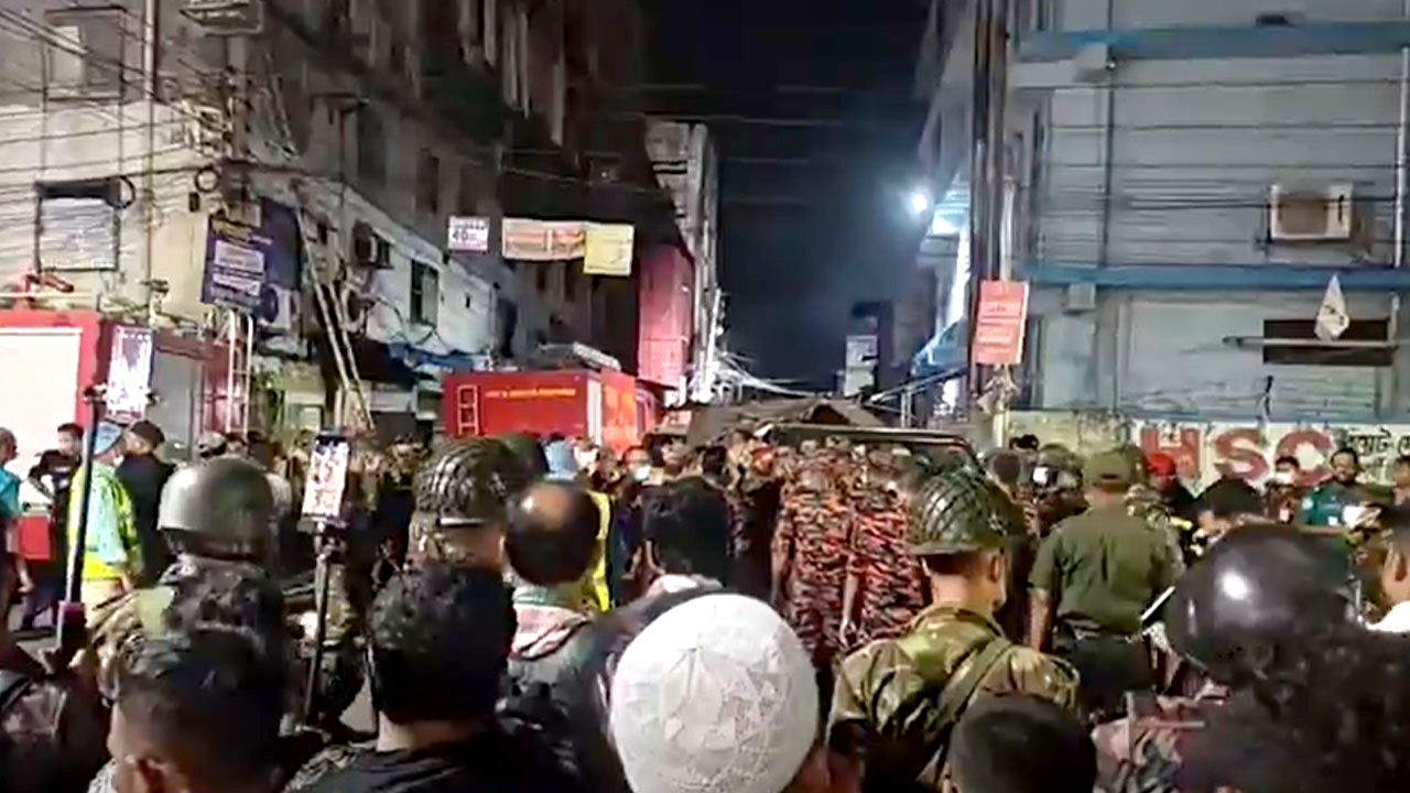 রূপনগরে আগুনে নিহতের সংখ্যা বেড়ে ১৬ 