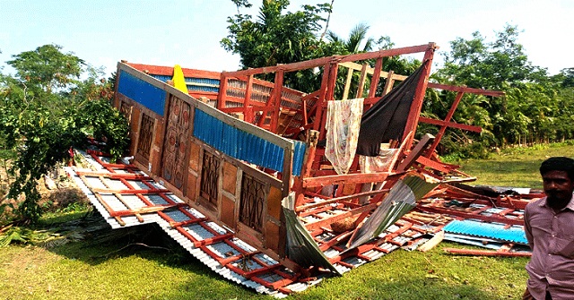 কালবৈশাখী ঝড়ে পাথরঘাটায় কয়েকশত ঘর-গাছপালা লণ্ডভণ্ড 