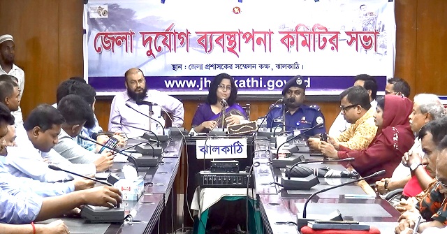  ঘূর্ণিঝড় মোখা আতঙ্কে ঝালকাঠির সুগন্ধা ও বিষখালী নদী তীরের মানুষ