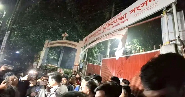 মগবাজার ফ্লাইওভার থেকে ছোড়া শক্তিশালী ককটেল বিস্ফোরণে যুবক নিহত