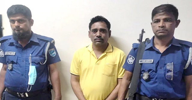 ডিবি হারুনের ‘ক্যাশিয়ার’ মোকাররম গ্রেপ্তার