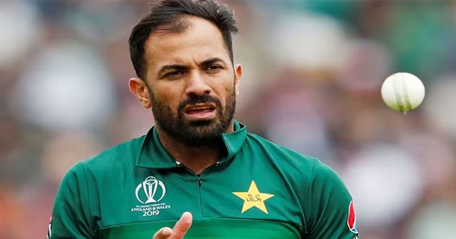 পাকিস্তানের মন্ত্রী হলেন ওয়াহাব রিয়াজ