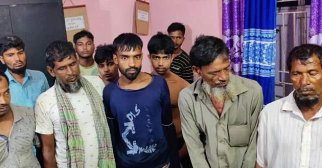 মা ইলিশ শিকারের দায়ে  বরিশালে ২৫ জেলে কারাগারে