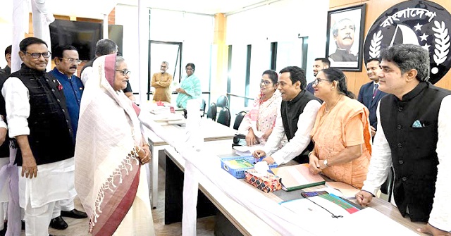 ১ ঘণ্টায় কোটি টাকার মনোনয়ন ফরম বিক্রি আ.লীগের