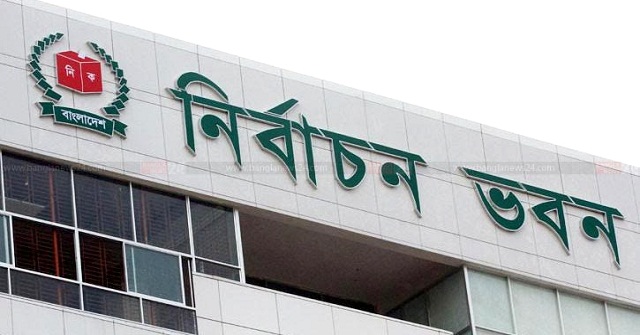 ডাকাতির শাড়ি বাড়ি নিয়ে বিপাকে ৪ ডাকাত!