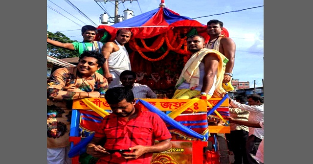 লালমোহনে সনাতন ধর্মাবলম্বীদের রথযাত্রা উৎসব 