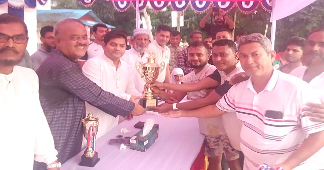 উজিরপুরে ডাকবাংলা ফুটবল লীগের ফাইনাল খেলা 