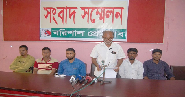 মেহেন্দিগঞ্জে চাঁদা না দিলে হামলা ও লুটপাট হচ্ছে ব্যবসা প্রতিষ্ঠান 