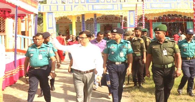 বিএমপি কমিশনারের পূজা মন্ডপ পরিদর্শন