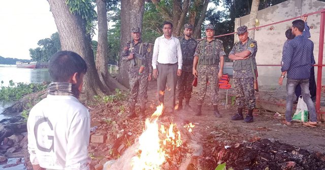 ঝালকাঠিতে অবৈধ কারেন্ট জাল, ইলিশ ও নৌকা জব্দ