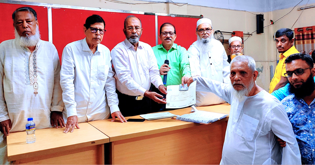 বরিশালে বীর মুক্তিযোদ্ধাদের মাঝে সনদপত্র ও স্মার্ট কার্ড বিতরণ
