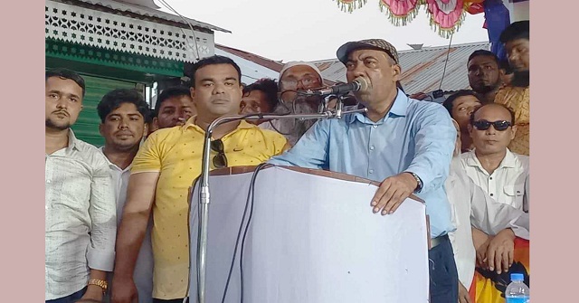 ‘ফ্যাসিস্ট হাসিনা পালিয়ে গেছে, দেশনেত্রী খালেদা জিয়া পালায়নি'