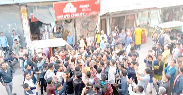 মঠবাড়িয়ায় নৌকার সমর্থকদের আনন্দ মিছিল