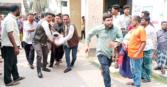 ঝালকাঠিতে টোল প্লাজায় কয়েকটি গাড়িকে ট্রাকের চাপা, নিহত বেড়ে ১৪