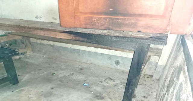 আমতলীতে দুইটি ভোট কেন্দ্রে আগুন