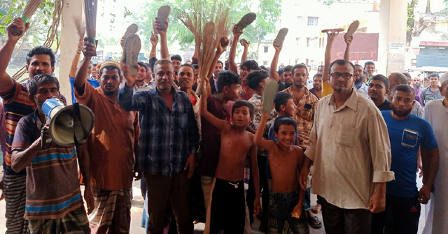  কাঁঠালিয়ায় নিরাপদ খাদ্য পরিদর্শক সুরাইয়ার বিরুদ্ধে ব্যবসায়ীদের বিক্ষোভ