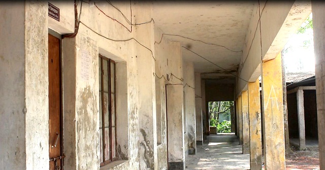 বরিশালে মাদক ব্যবসায়ীদের হুমকিতে খুলে ফেলা হলো স্কুলের সিসি ক্যামেরা