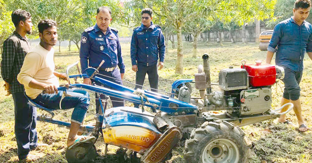  প্রধানমন্ত্রীর নির্দেশে অনাবাদী জমিতে চাষাবাদ শুরু করলেন ওসি কামরুল 