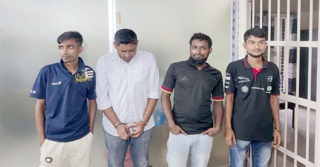 বরিশালে হোটেল সি প্যালেস থেকে ইয়াবাসহ আটক ৪